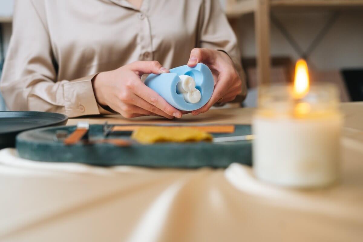 Jak zrobić formę silikonową do odlewów samemu w domu?